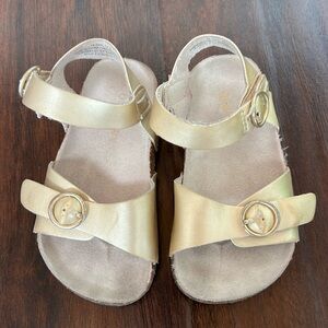 Old navy sandals cute Birkenstock lookalike